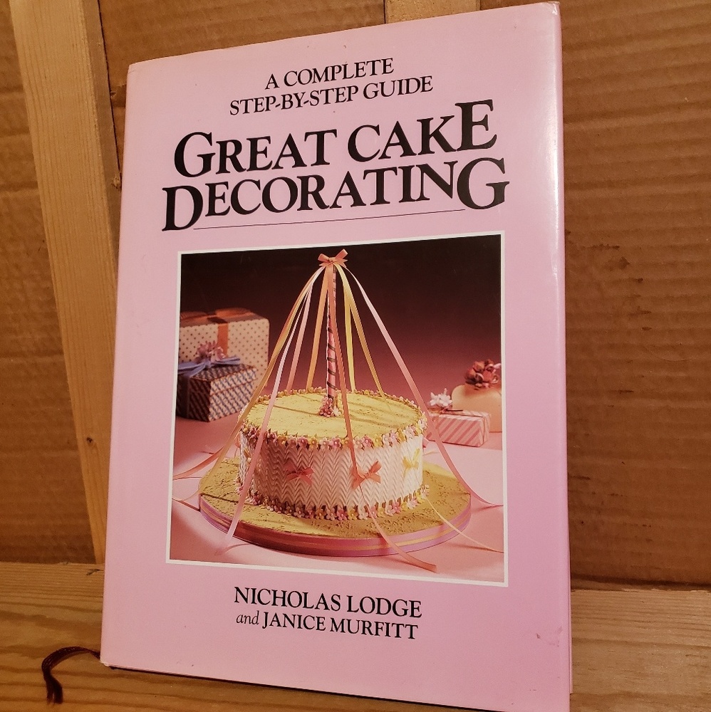 Cake decorating book